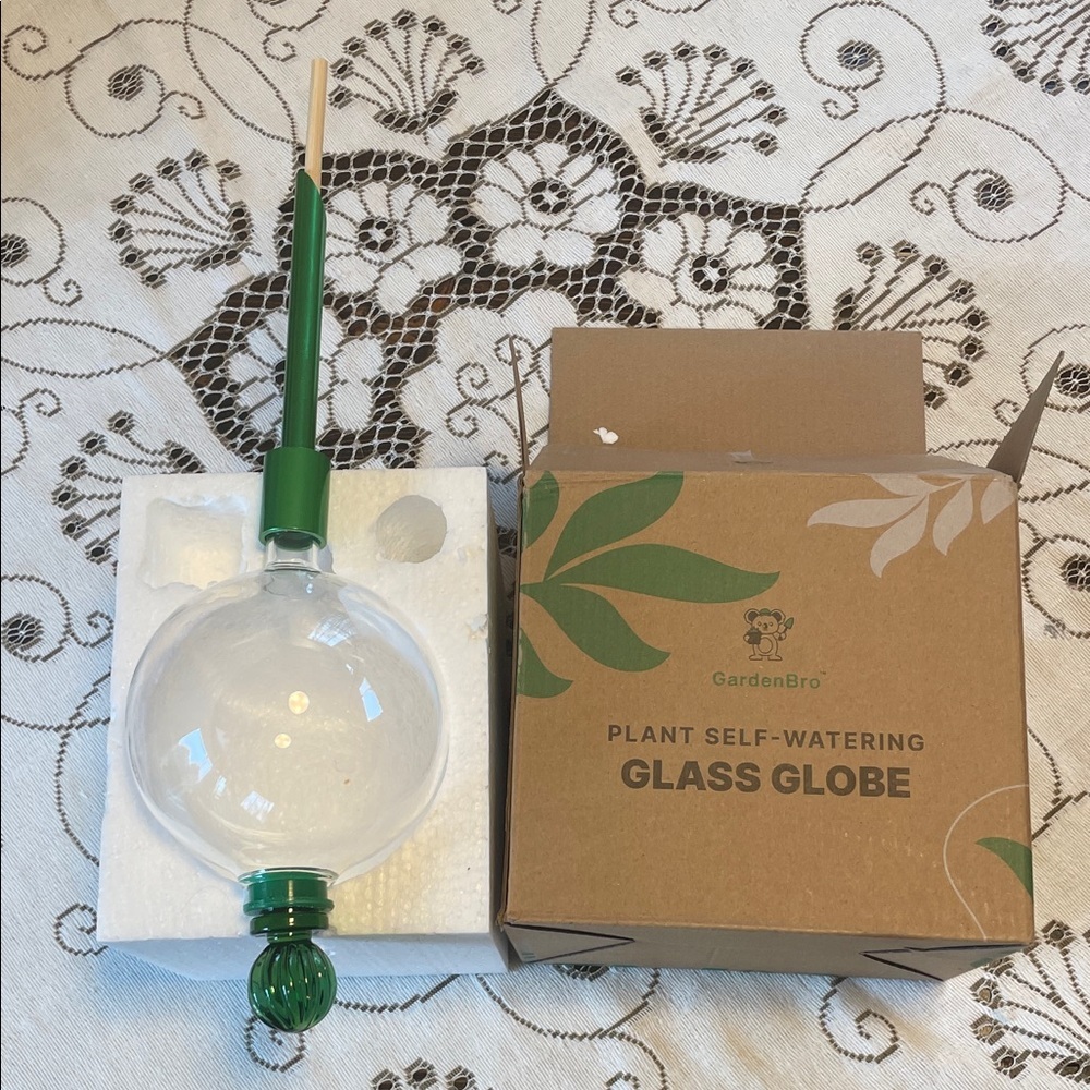 GardenBro Clear Glass Plant Self-Watering Globe NIB